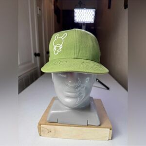 KidRobot Dunny Hat *RARE* 100%
Authentic 7
1/8 AUTOGRAPHED